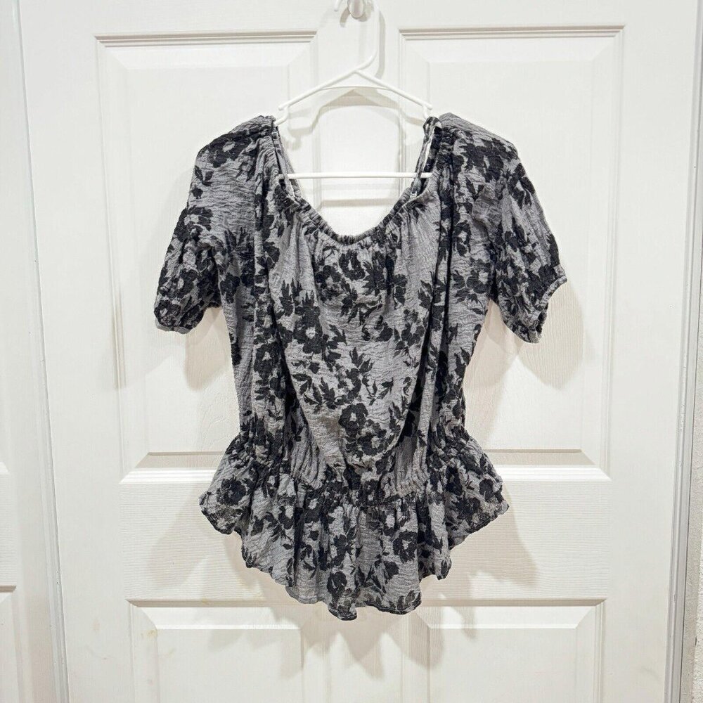 Women's Free People Gray Black Floral Elastic Crop Top Short Sleeve Shirt Size L